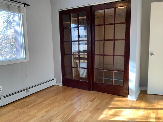 Building Photo - 520 Ridgewood Ave