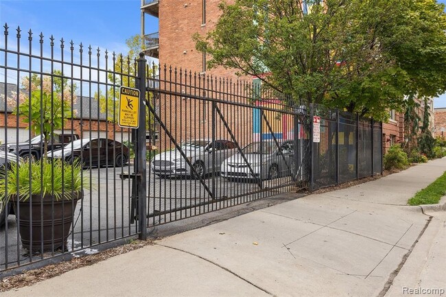 Building Photo - 78 Watson St