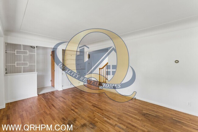 Building Photo - Available Now!!! 3 Bed, 2.5 Bath!!