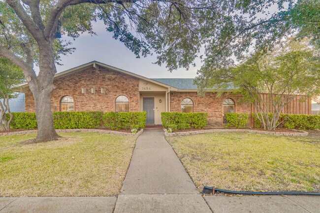 Building Photo - 3454 Livingston Ln