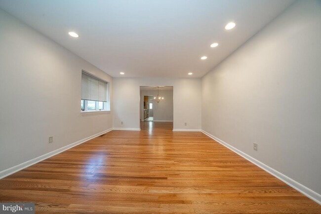Building Photo - 1457 Manoa Rd