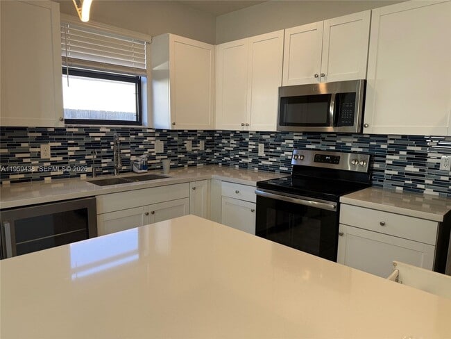 Building Photo - 2541 SE 1st St