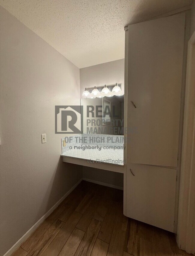 Building Photo - 4426 Mesa Cir
