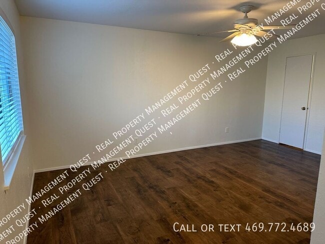 Building Photo - 5105 Sandalwood Ln