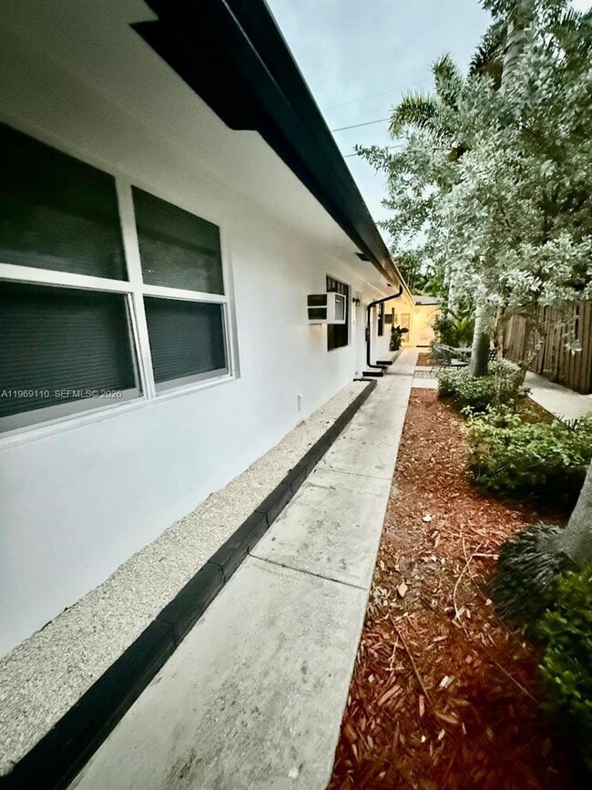 Building Photo - 1240 NE 12th Ave