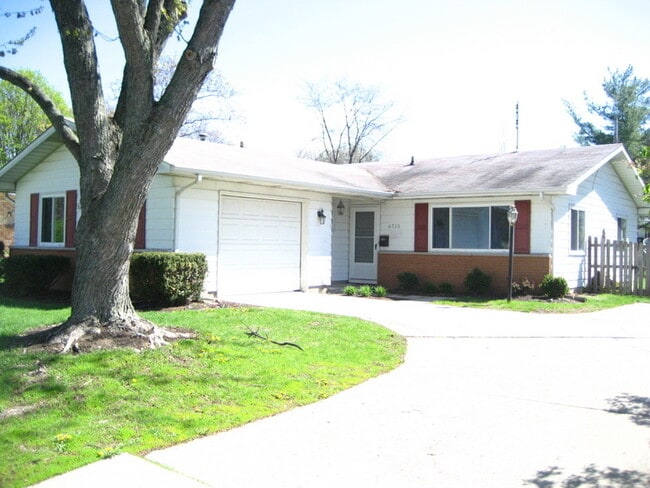 Building Photo - 3BR Ranch