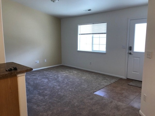 Building Photo - 3 Bedroom townhome