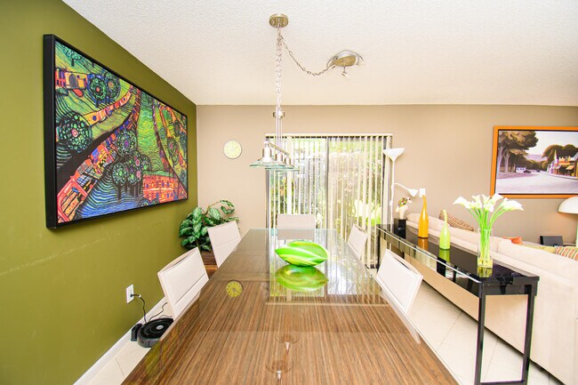 Building Photo - 8334 Cypress Ln