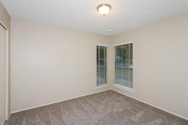 Building Photo - 17319 Northern Star Dr