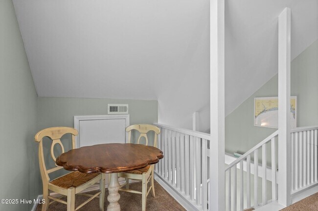 Building Photo - 125 Pelican Dr