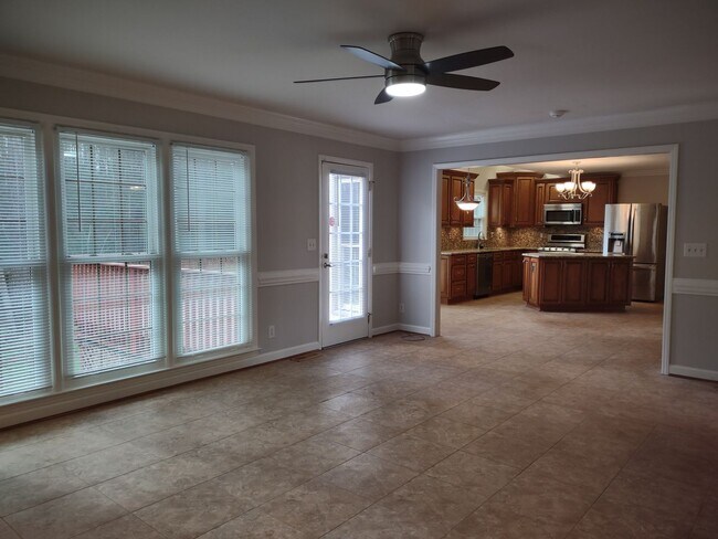 Building Photo - Move-In ready Home located in the Winterbr...