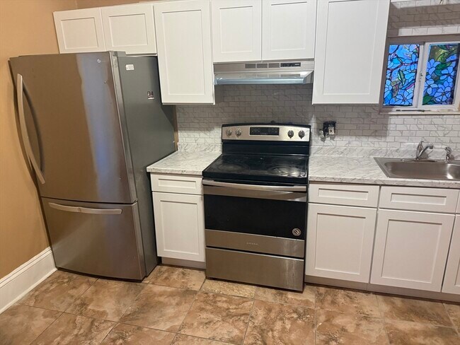 Building Photo - 42 Essex St