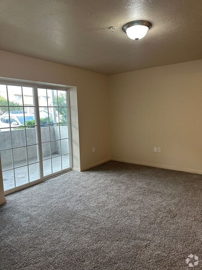 Building Photo - Green River 3 bed 2 bath Condo
