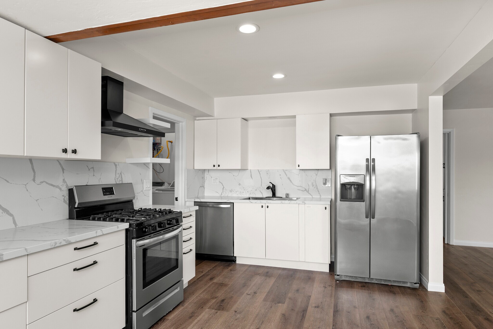 Building Photo - 3440 Hershey St