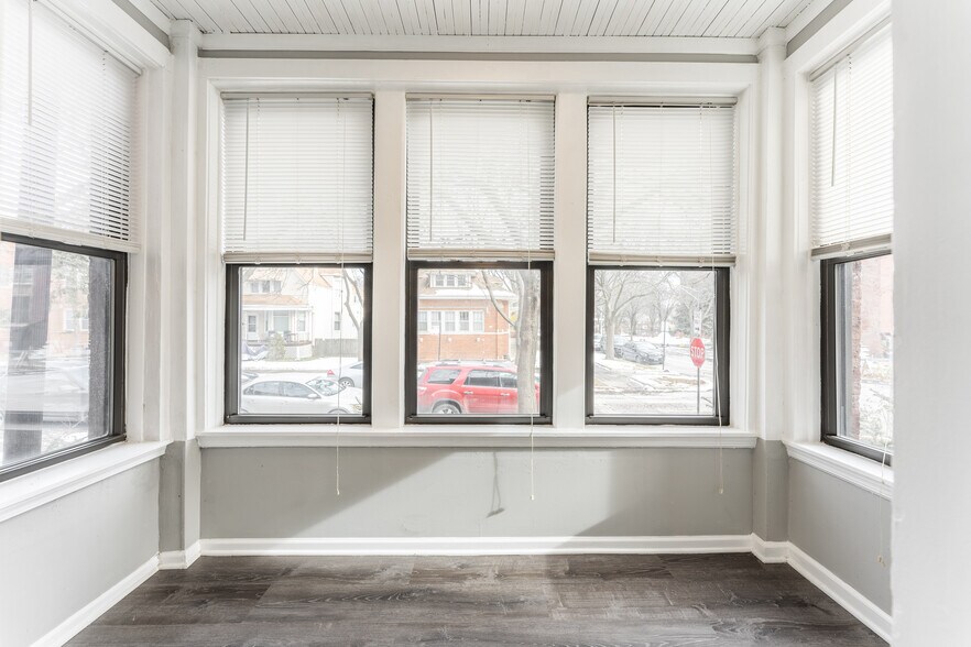 Building Photo - 3620 W Grace St