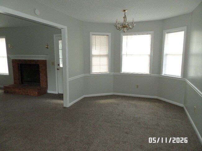 Building Photo - 631 Windhaven Dr