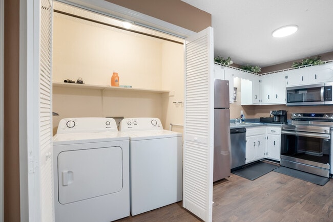 Building Photo - 284 Raleigh Dr