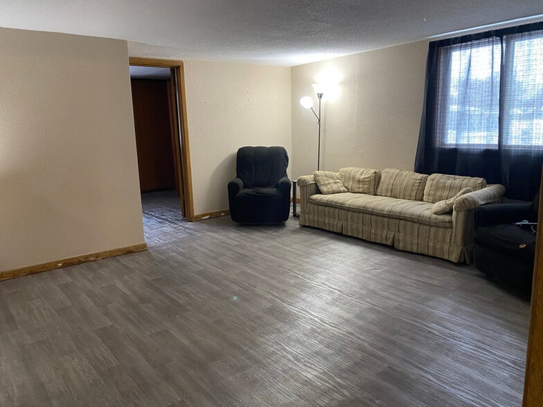 Building Photo - 224 Garfield St