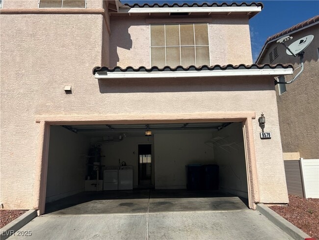 Building Photo - 9579 Belle Fountain Ave