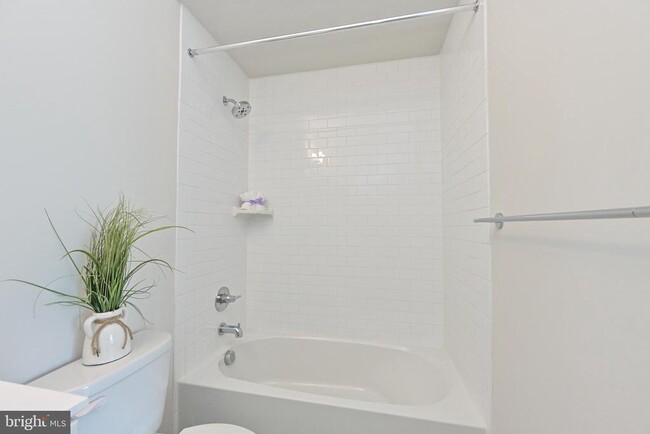 Building Photo - 4808 Garden View Ln