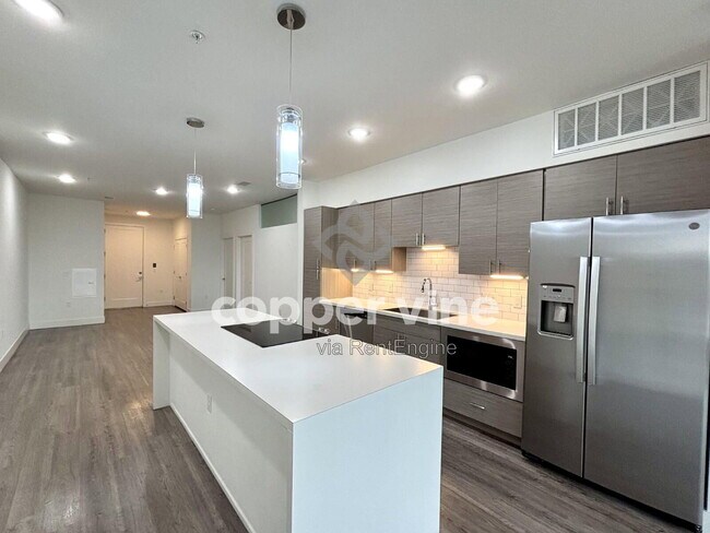 Building Photo - 3500 S Corona St