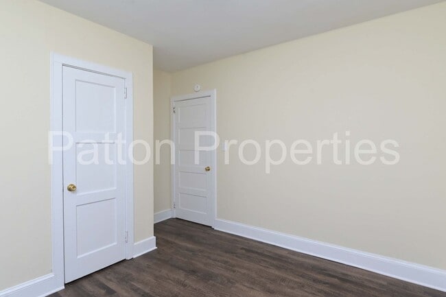 Building Photo - College Place Home