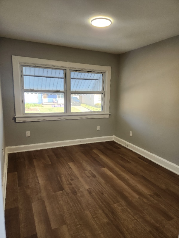 Building Photo - 620 Maple Ave