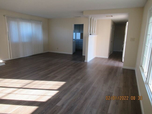 Building Photo - Single Story Northern Vandenberg Village Home