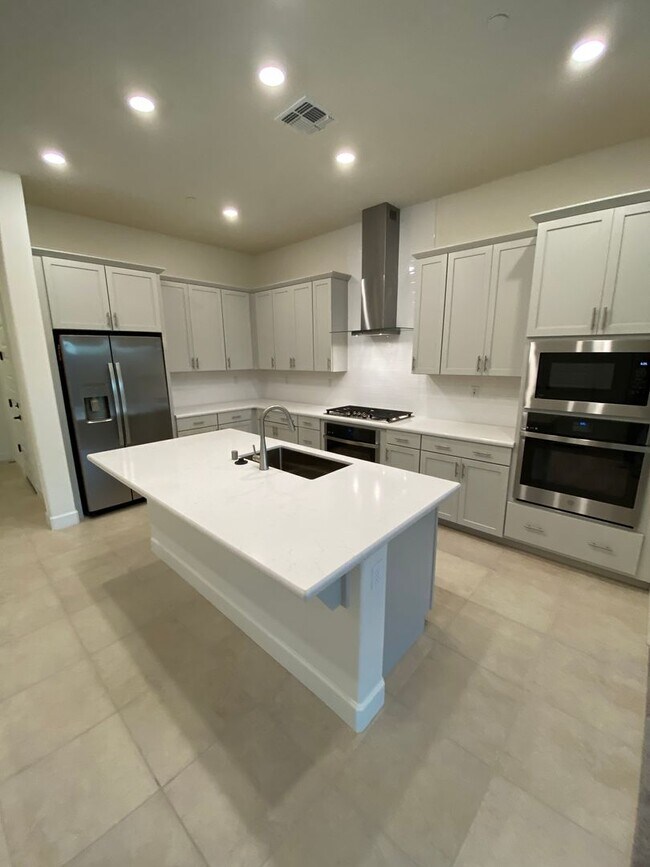 Building Photo - 4989 Gold Rush Dr