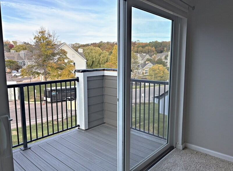 Balcony - 6155 Chasewood Pkwy
