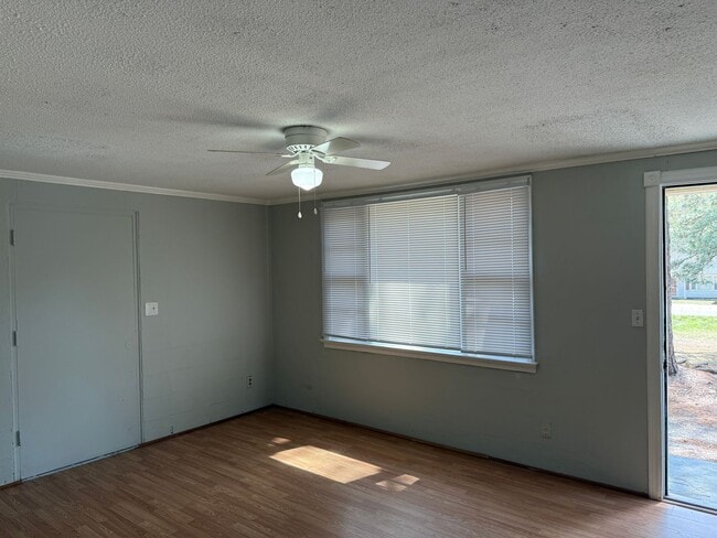 Building Photo - Lexington Area - Call Lexington office for information and to view 803-359-0793