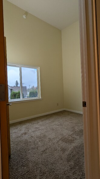Building Photo - 5863 Cedar St