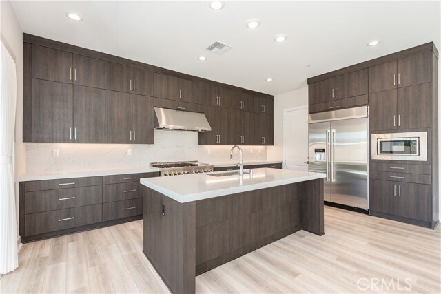 Building Photo - 140 Buckeye