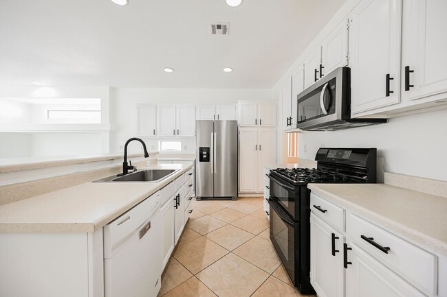 Building Photo - Welcome Home!  One Store Home