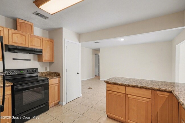 Building Photo - 1340 Mariposa Dr NE