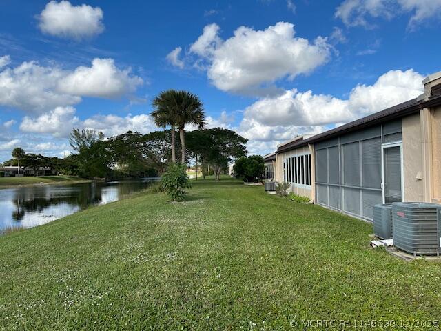 Building Photo - 221 Lake Meryl Dr