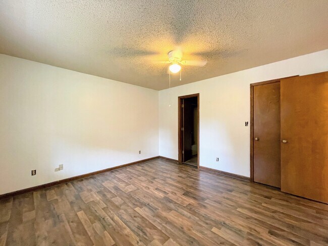 Building Photo - 112 Hazelwood Dr