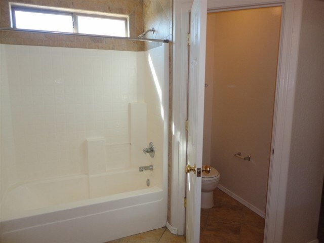 Building Photo - 13812 W Berridge Ln