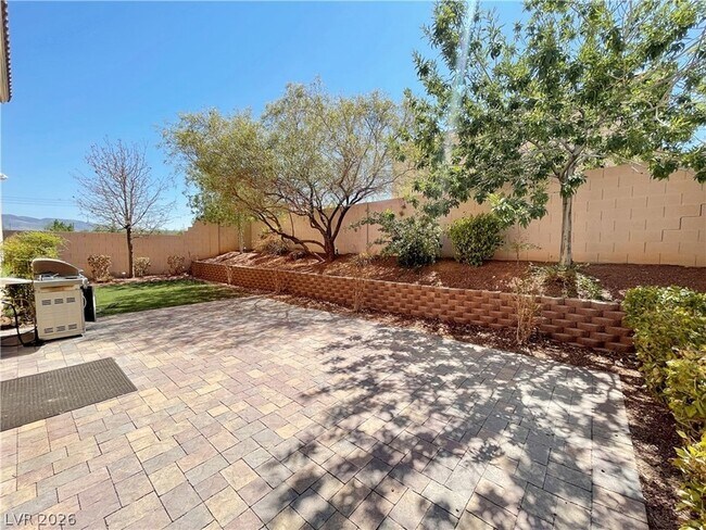 Building Photo - 10965 Pinion Woods Ct