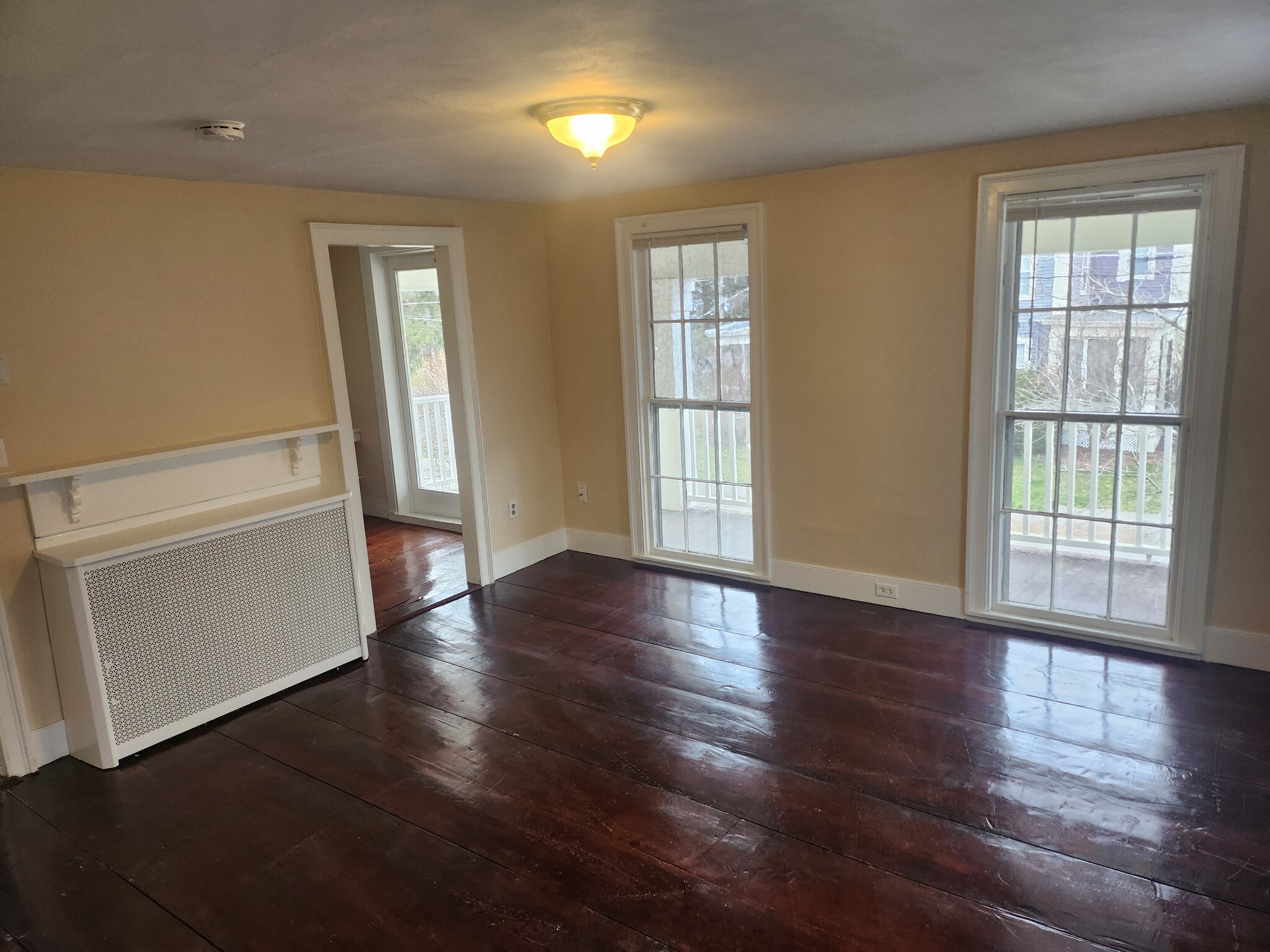 Building Photo - 27 Walnut St