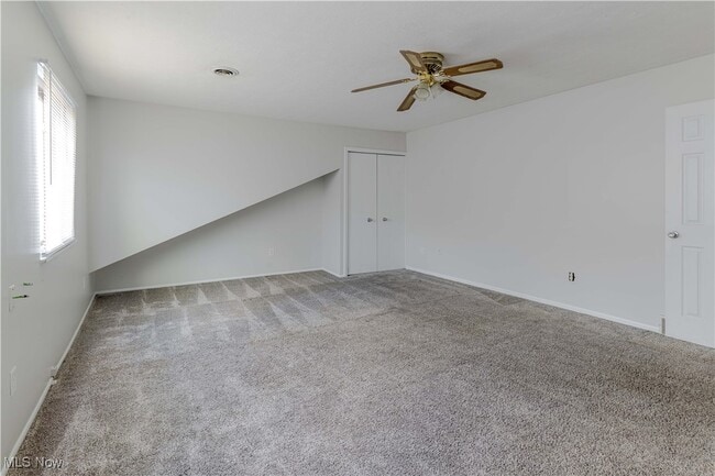 Building Photo - 27 Landings Way