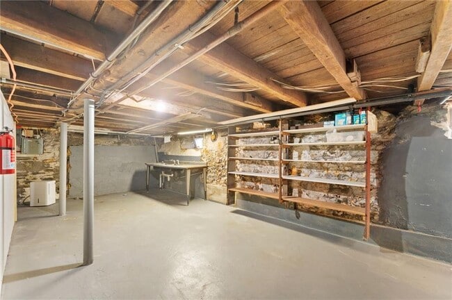 Building Photo - 594 Metacom Ave