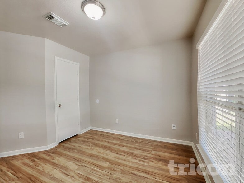 Building Photo - 2422 Spring Lily Ct