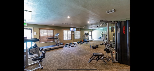 Building Photo - 15094 Avenida Venusto