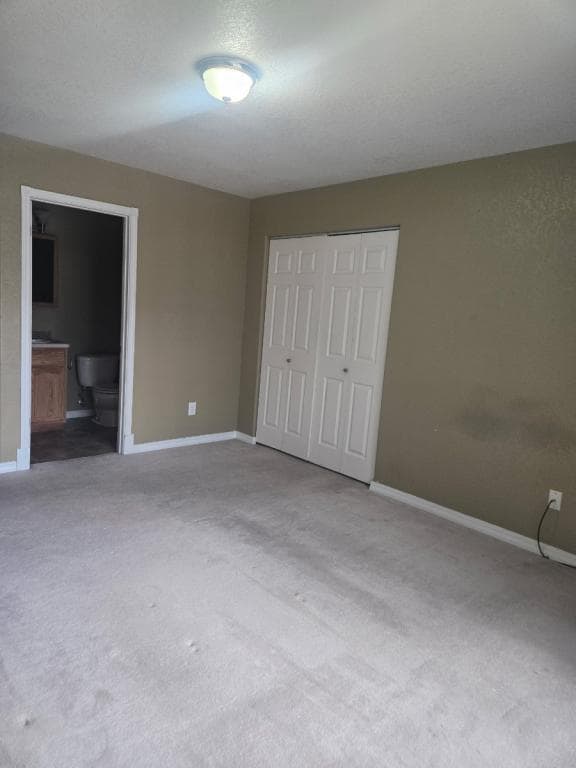 Building Photo - 2316 Lake Helena Dr