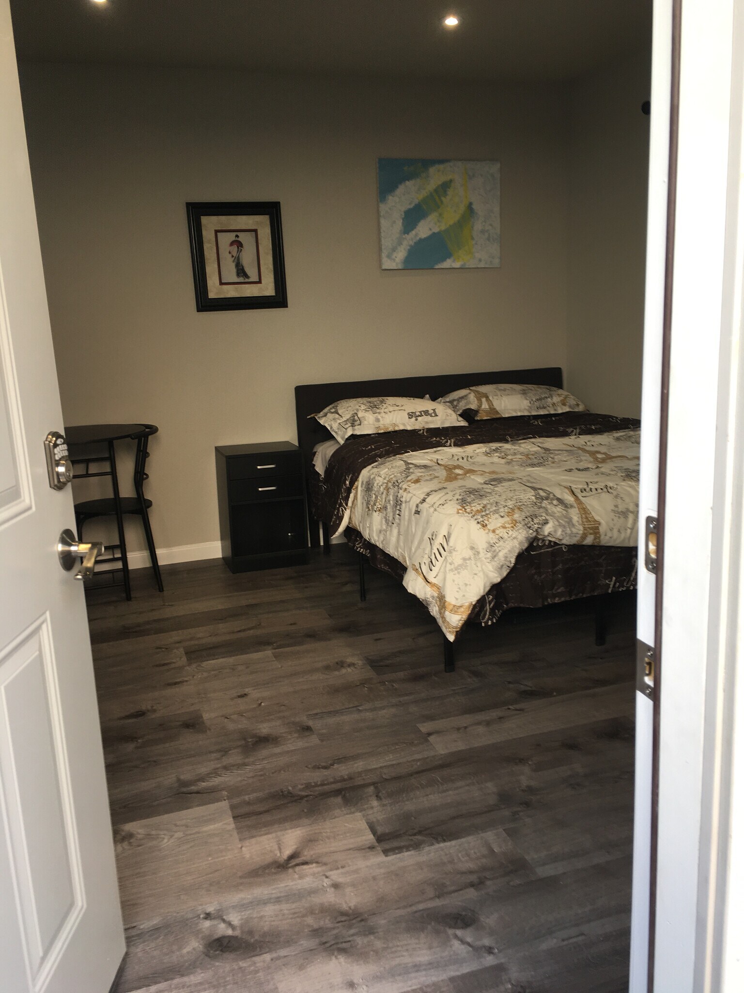 Building Photo - 3275 Parkhaven Dr