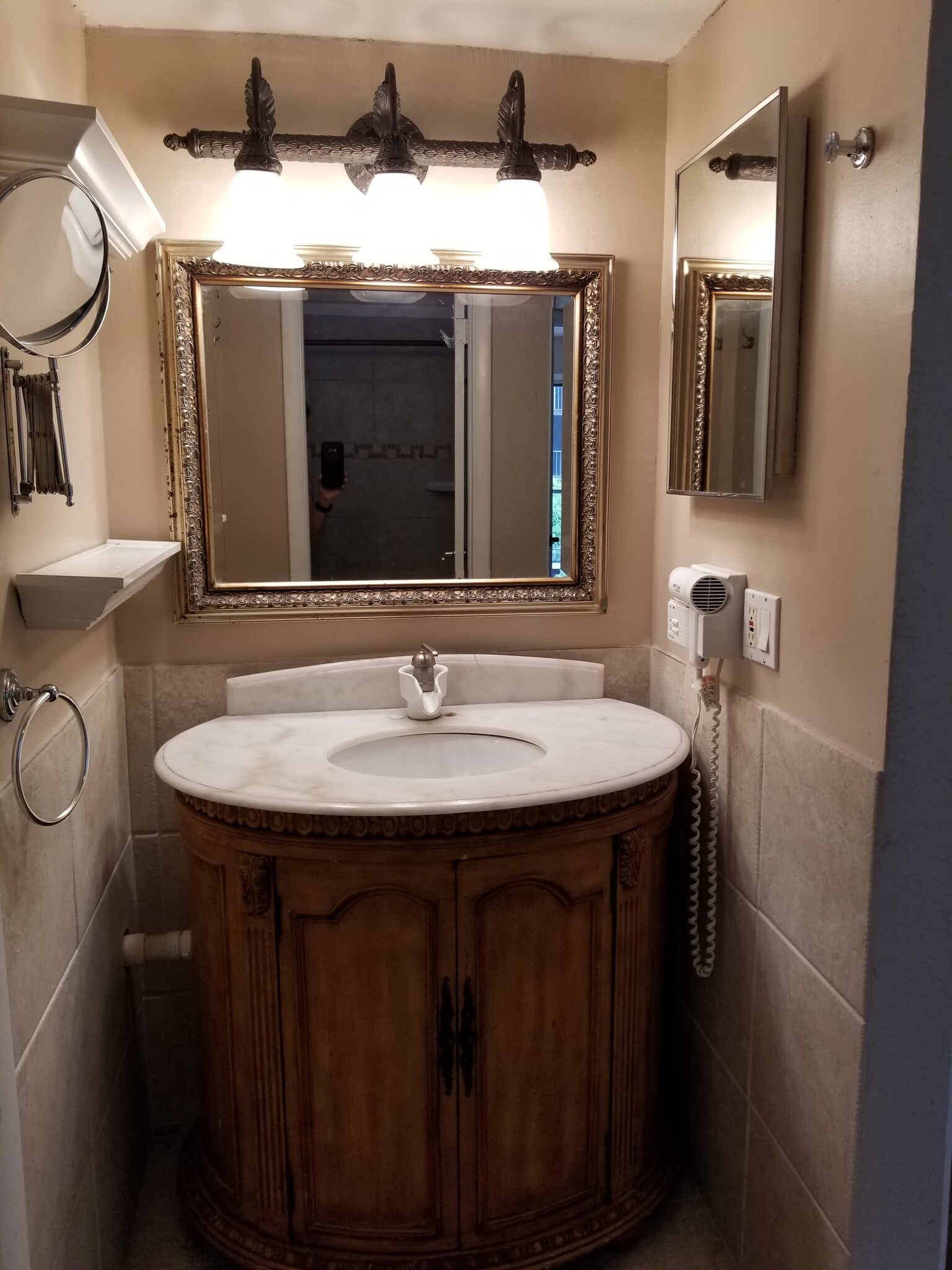 Building Photo - 430 Commodore Dr