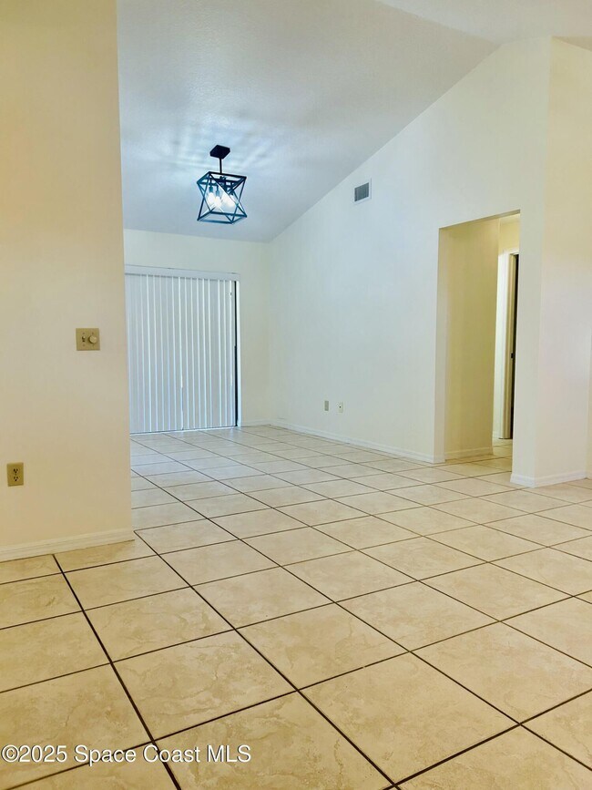 Building Photo - 895 Wandering Pine Trail