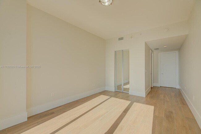 Building Photo - 4100 Island Blvd
