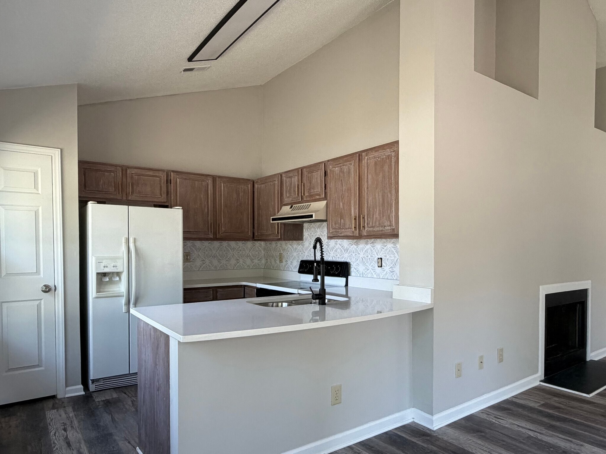 Building Photo - 405 Amberly Dr